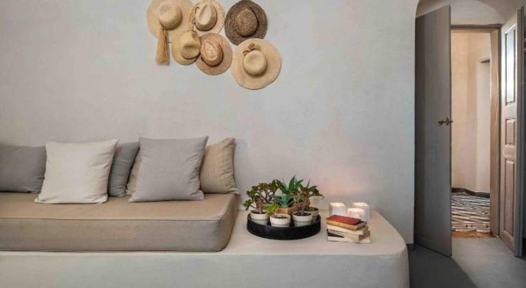 Villa with private pool, patio & yard | Suitable for remote work | Pet-friendly in Santorini