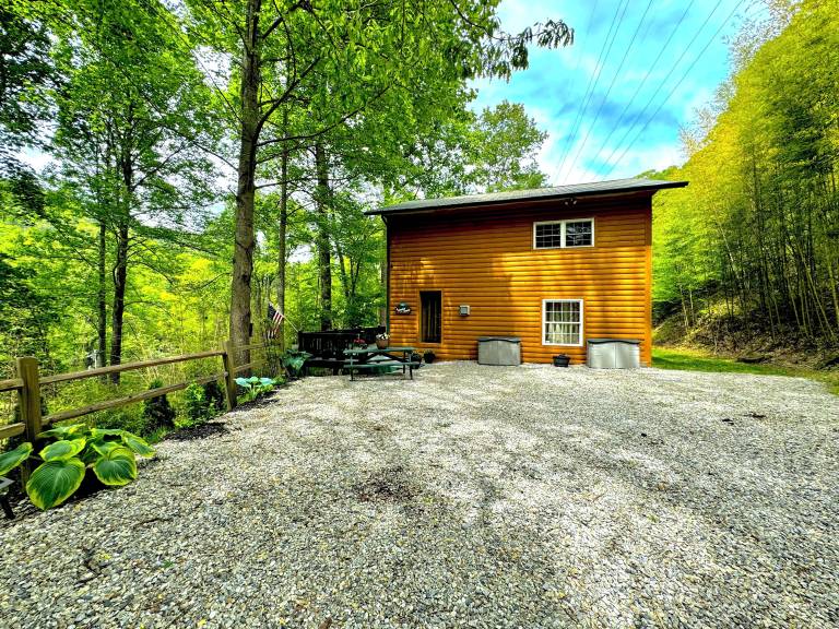 Cabin  Topton