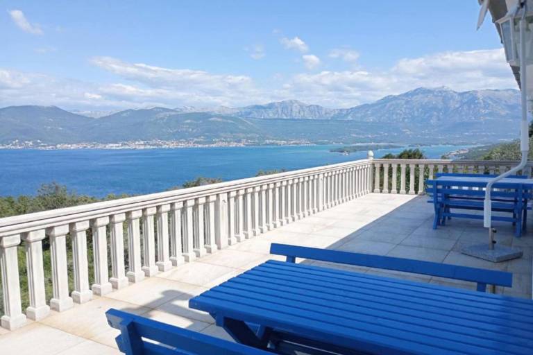 Rental apartment with patio | Sea view in Tivat