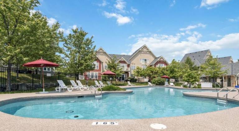 Big vacation home with jacuzzi & pool | Pet-friendly — photo 3