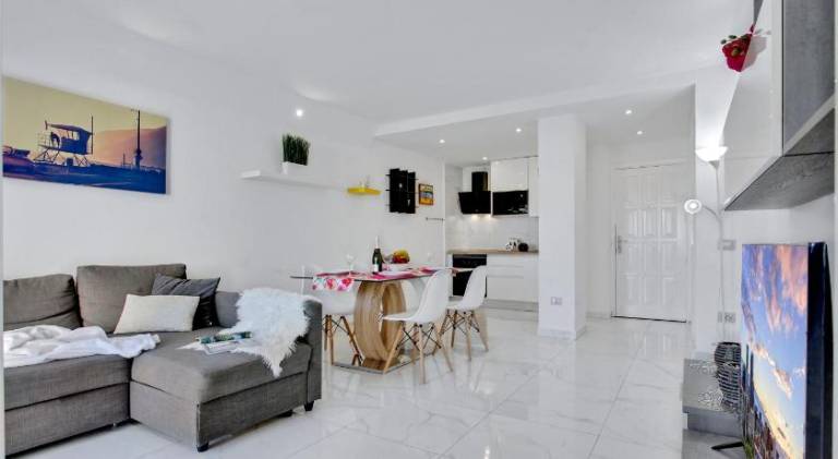 Holiday apartment with terrace, garden & private pool — photo 5