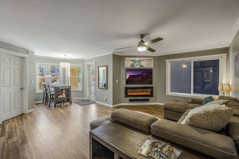 Condo  Orangetree Estates