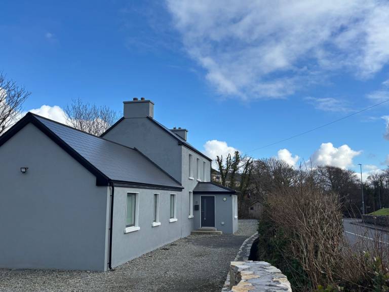 Cottage Clifden