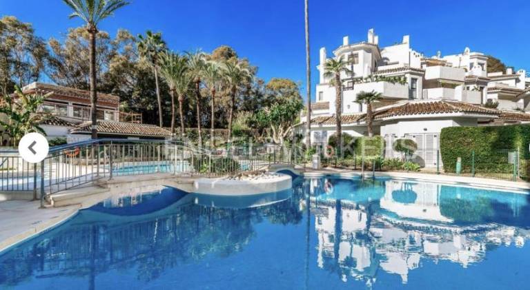 Holiday apartment with yard, patio & heated pool — photo 3