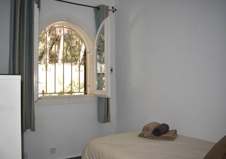 Fully equipped spacious villa with patio, private pool & barbecue | Dogs allowed — photo 4