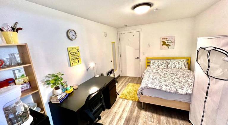 Furnished Private Room with Shared Bathroom near SeaTac Airport — photo 2