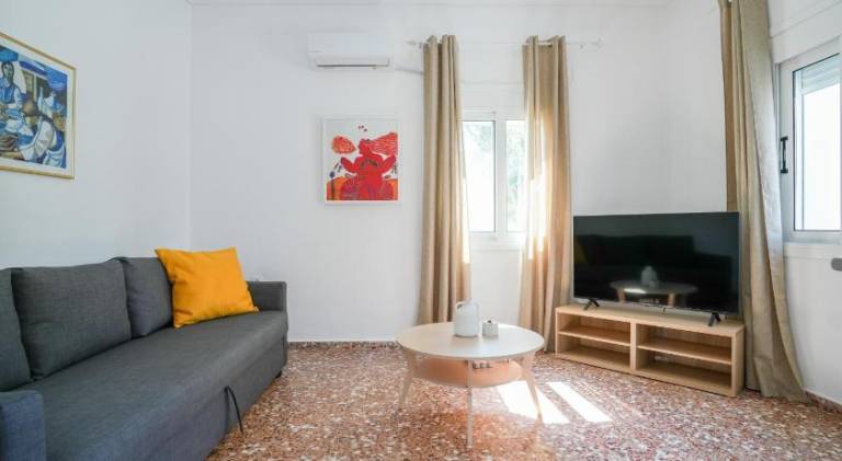 Rental apartment with yard & terrace — photo 2