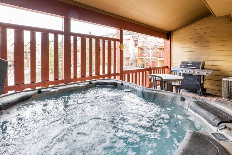 Child-friendly wonderful house with BBQ, hot tub & pool | Mountain view | Pets are welcome — photo 4
