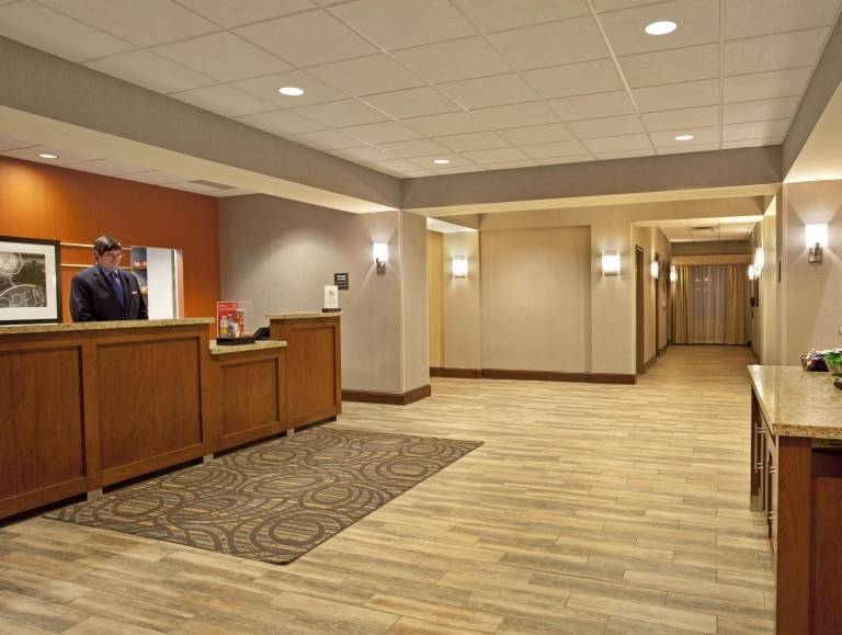 Hampton Inn & Suites Minneapolis-St. Paul-Airport in Bloomington, MN