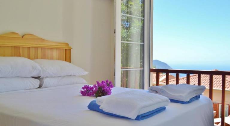 Fully equipped charming villa with terrace, private pool & barbecue | Pets allowed — photo 2