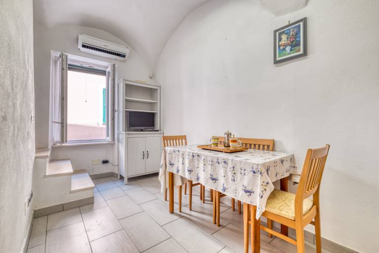 Holiday apartment with patio — photo 2