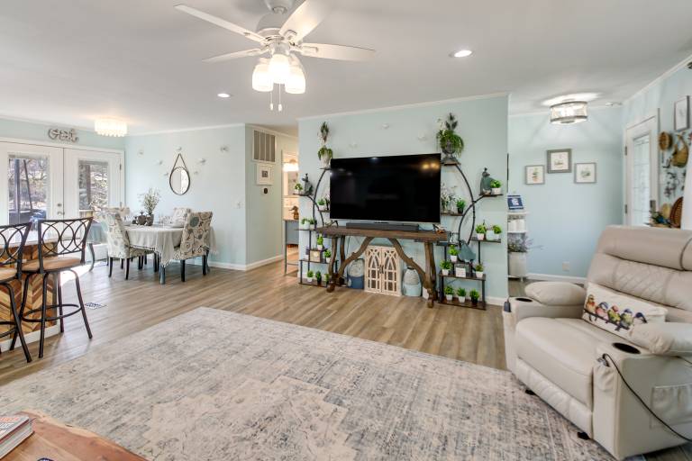 Tranquil Family Retreat w/ Views on Lake Desoto — photo 5