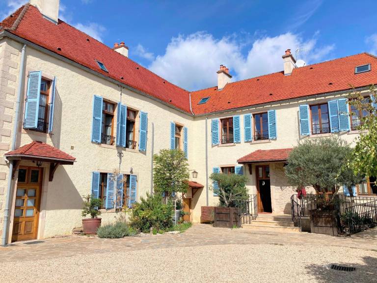 Hotel Les Deux Chevres Gevrey-Chambertin in Dijon