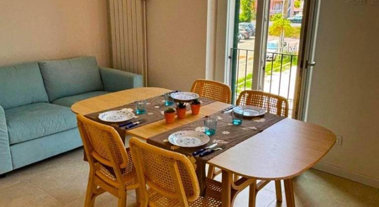 -La Bella Ameglia- Private Parking in Arcola