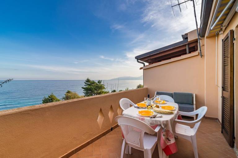 Children-friendly rental apartment with patio & yard | Sea view | Beach nearby | Pets are welcome — photo 5