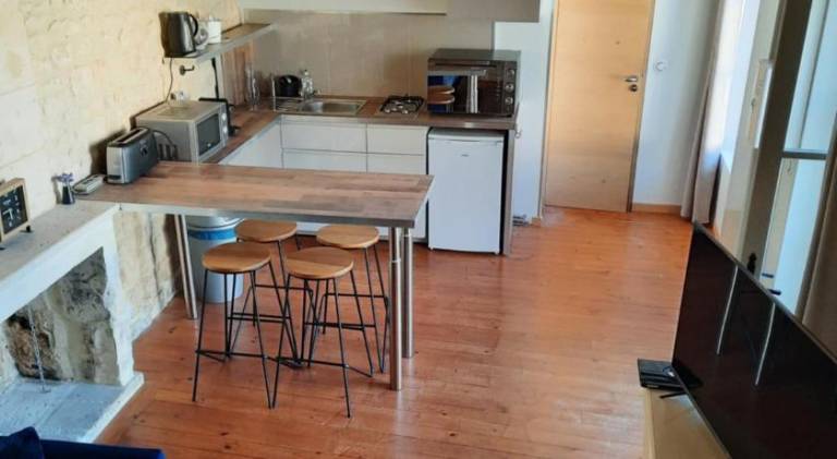 House with 1 room for 3 persons in Mondeville