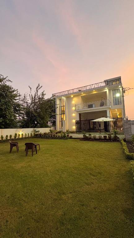 Villa with 5 rooms for 12 persons — photo 3