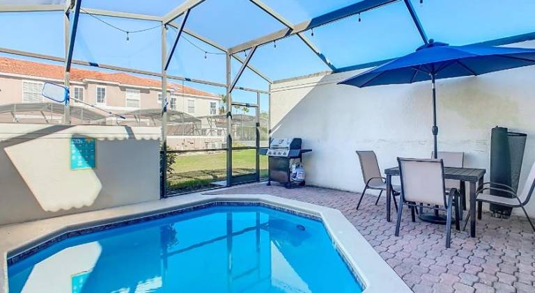 House with pool in Kissimmee, FL