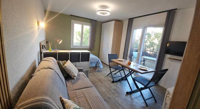 Holiday apartment with 1 room for 2 persons in Gréoux-les-Bains