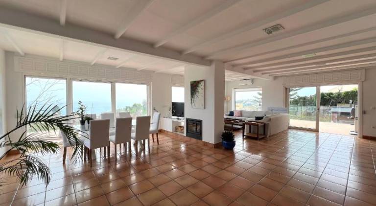 Child-friendly beautiful villa with garden, patio & grill | Suitable for remote work | Pets are welcome — photo 3