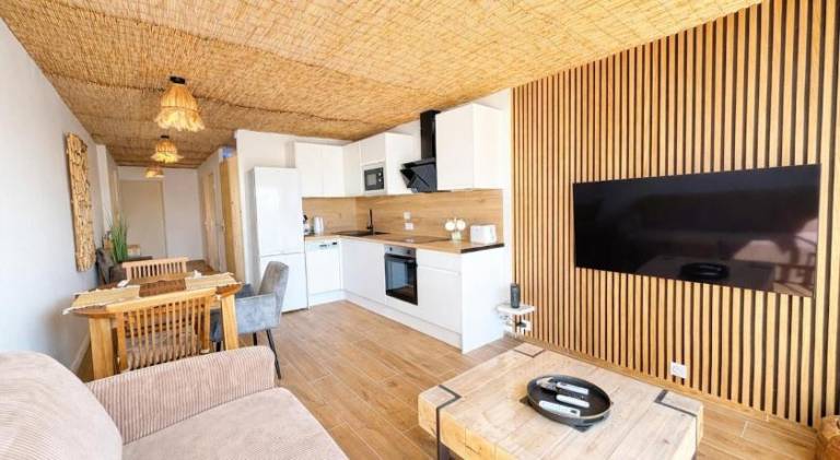 Holiday apartment with jacuzzi — photo 2