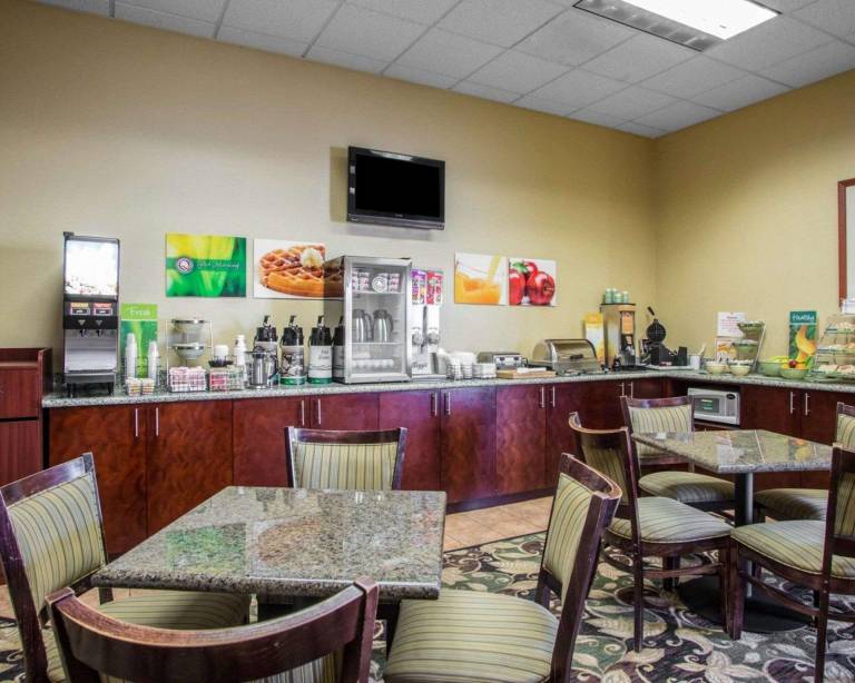 AmericInn by Wyndham Marshfield — photo 4
