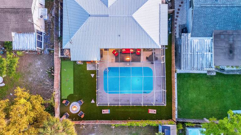 House with BBQ in Tampa, FL