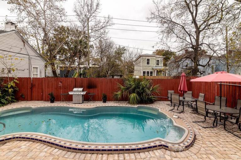 Condo  Victory Manor/East Hill/Donwood