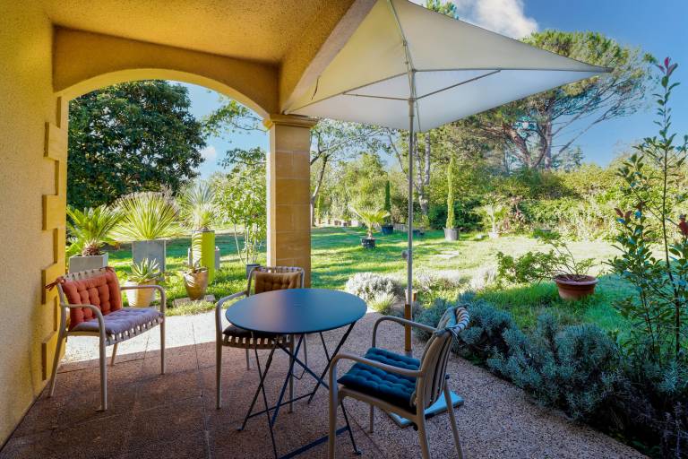 Charming vacation home with garden & patio | Pet-friendly — photo 3