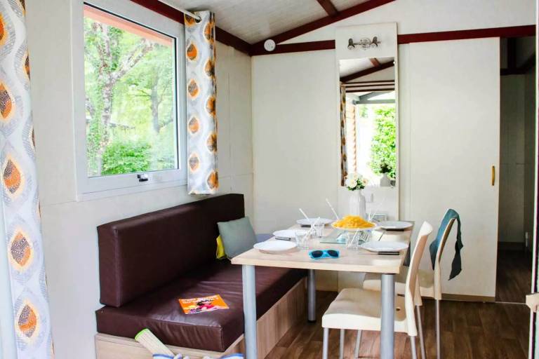 Campsite Les Truffières de Dordogne - Chalet Comfort 3 Rooms 4 People — photo 3