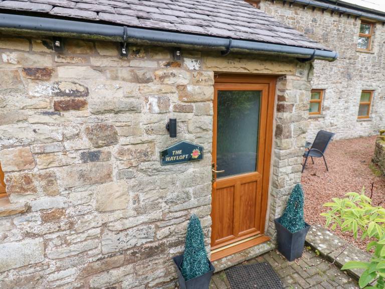 Children-friendly cottage with yard & jacuzzi | Pets allowed — photo 2