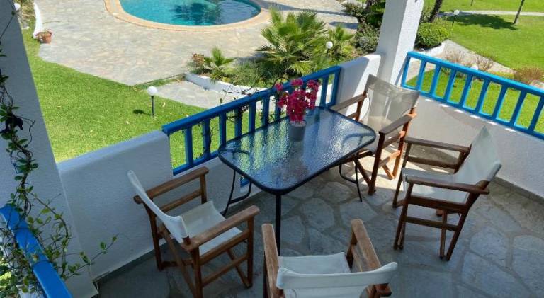House with pool in Kassandra