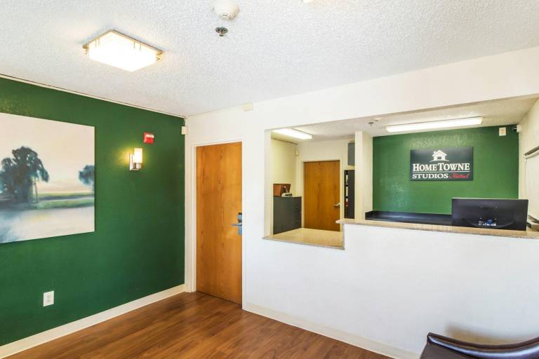 HomeTowne Studios Houston West Oaks Energy Corridor