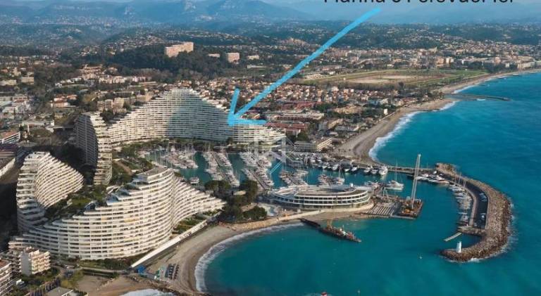 Apartment with yard & patio in Cagnes-sur-Mer