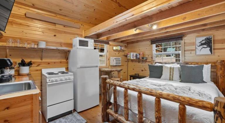 House with 1 room for 2 persons in Rapid City, SD