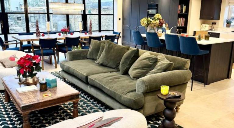 260 m&sup2; Ferienhaus