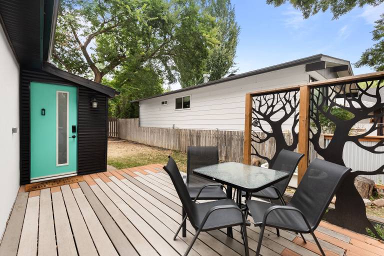 House  Medicine Hat