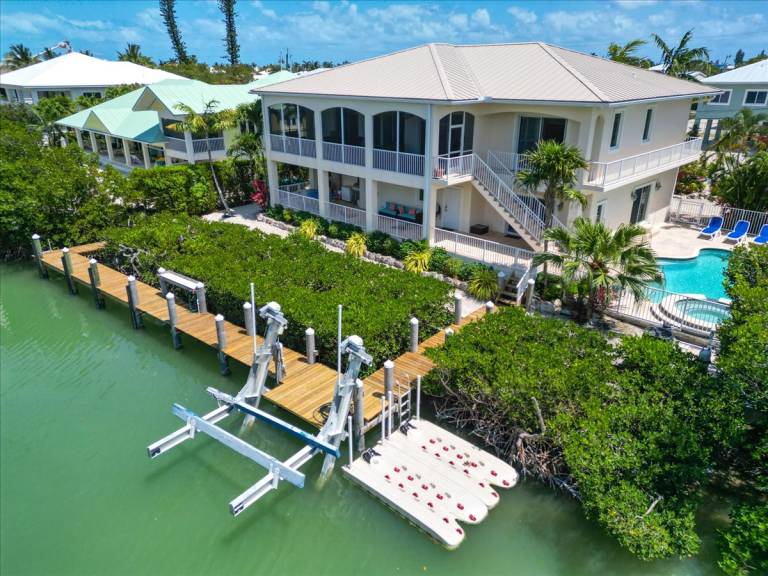 Angler & Ale Waterfront Pool Home, Hot Tub & 60' Dock! in Marathon, FL