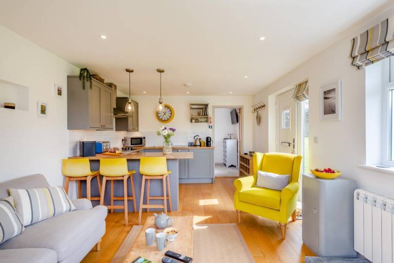 Fully equipped cottage with barbeque & yard | Pet-friendly — photo 3