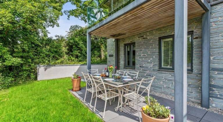 Vacation home with pool in Looe