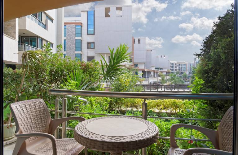 VESTA Luxury APT 2BR La Mirada II