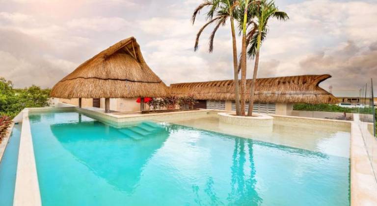 Serviced apartment with pool, yard & patio in Tulum