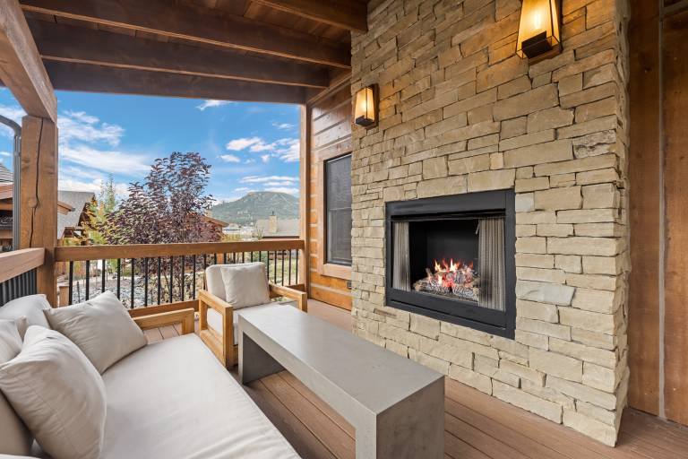 Cabin with barbecue, hot tub & terrace | Mountain view — photo 3