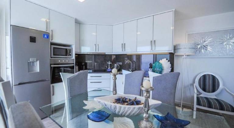 Pleasant villa with BBQ, private pool & patio | Pet-friendly — photo 4