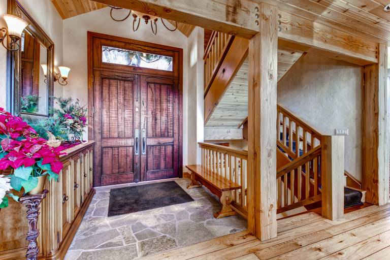 House with grill & hot tub | Mountain view | Suitable for remote work — photo 5
