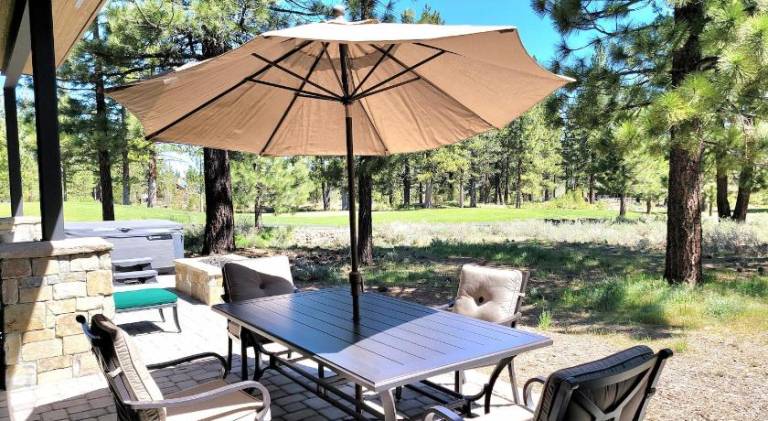 Vacation home with hot tub — photo 4