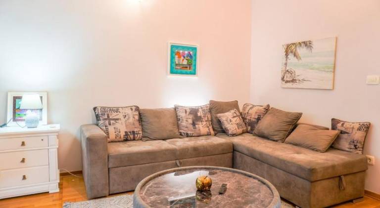 Holiday apartment with 2 rooms for 5 persons in Tivat