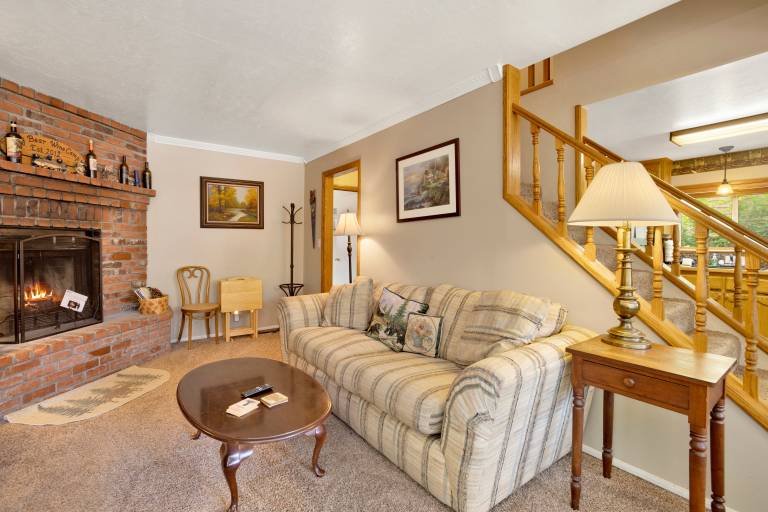 Family-oriented pleasant cabin with jacuzzi, patio & grill | Mountain view | Good for workation | Pet-friendly — photo 2
