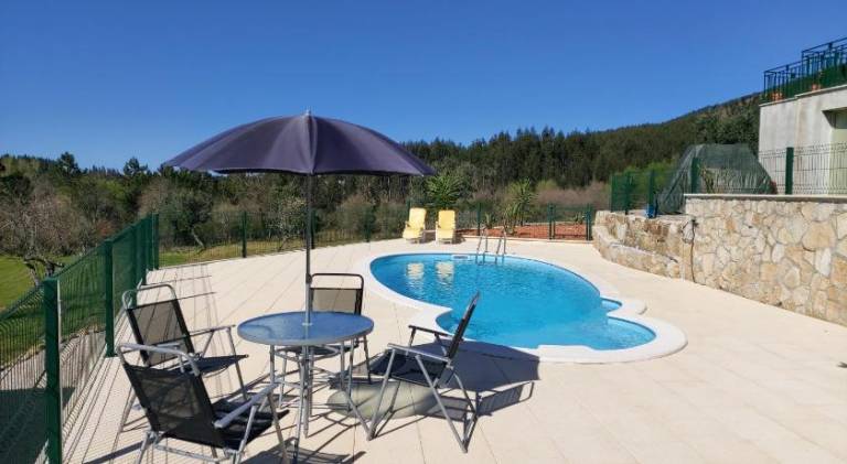 Vacation home with private pool, patio & barbeque | Suitable for remote work | Pet-friendly in Coimbra