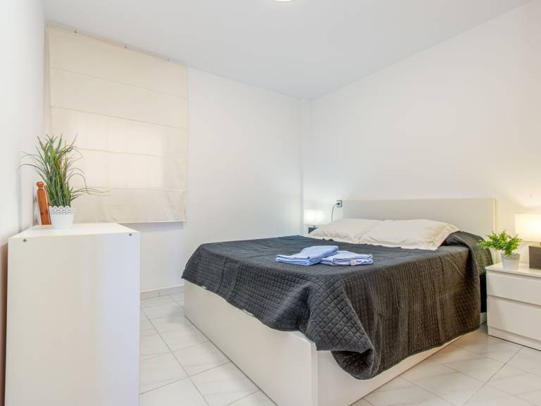 Charming rental apartment with patio | Next to the beach | Pets allowed — photo 3